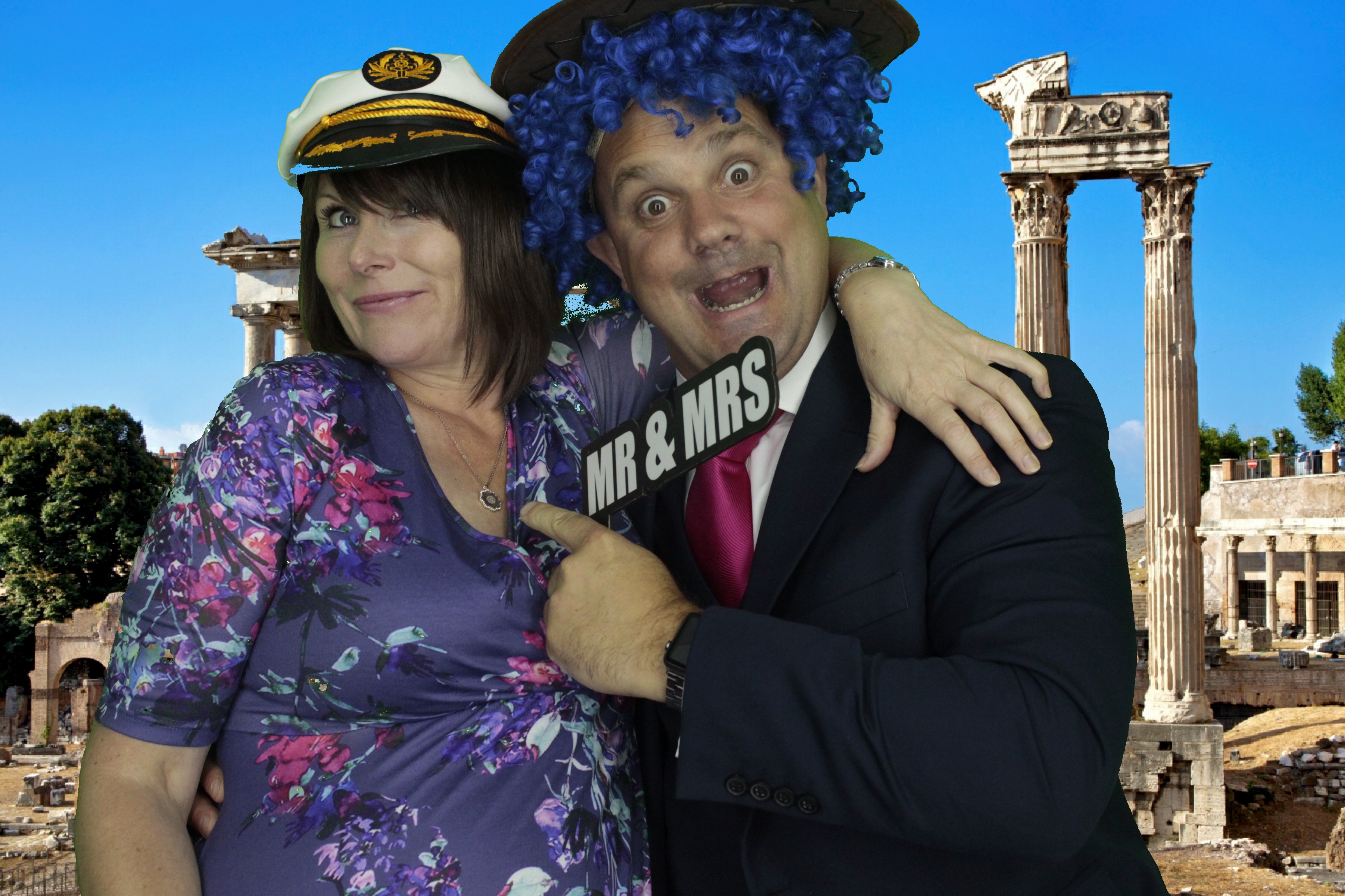 Nikki & Simon | View more photos from the event at gallery.myphotoboothexperience.co.uk/u/MyPhotoBoothExperienceLtd/Nikki-Simon
